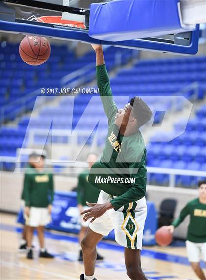 Thumbnail 2 in Holmes vs Marshall photogallery.