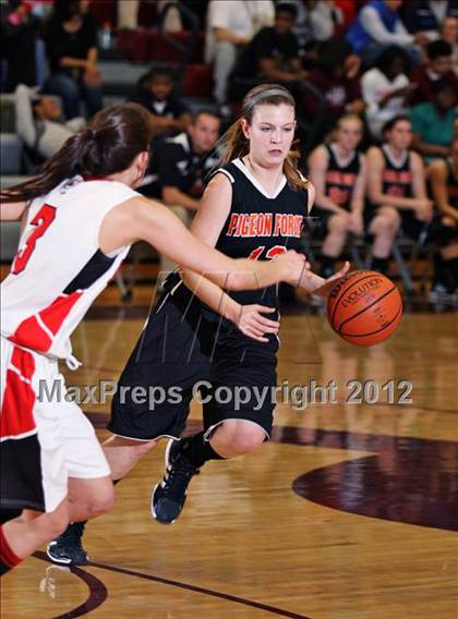 Thumbnail 1 in Pigeon Forge vs. Loudon (Region 2-AA semifinal) photogallery.