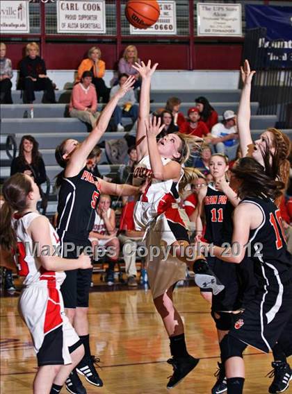 Thumbnail 1 in Pigeon Forge vs. Loudon (Region 2-AA semifinal) photogallery.