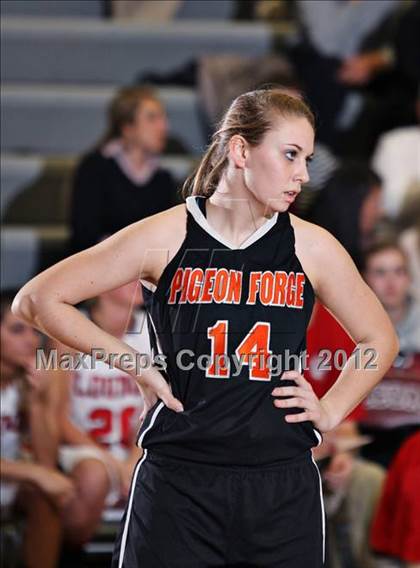 Thumbnail 1 in Pigeon Forge vs. Loudon (Region 2-AA semifinal) photogallery.