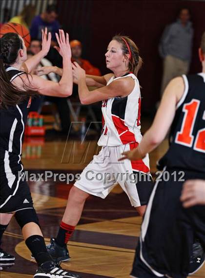 Thumbnail 2 in Pigeon Forge vs. Loudon (Region 2-AA semifinal) photogallery.