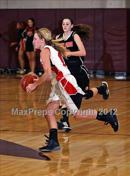 Thumbnail 2 in Pigeon Forge vs. Loudon (Region 2-AA semifinal) photogallery.