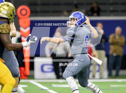 Thumbnail 2 in Bingham vs. St. Thomas Aquinas (Geico State Champions Bowl Series) photogallery.