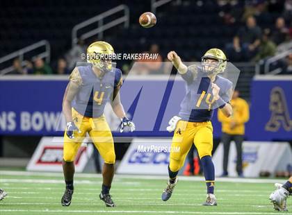 Thumbnail 3 in Bingham vs. St. Thomas Aquinas (Geico State Champions Bowl Series) photogallery.