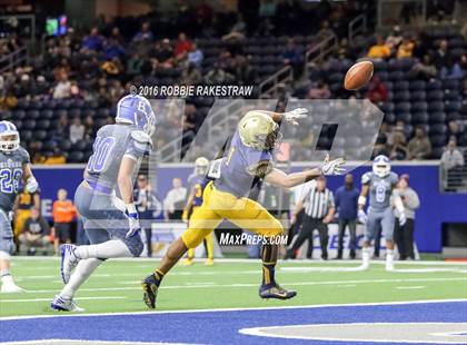 Thumbnail 2 in Bingham vs. St. Thomas Aquinas (Geico State Champions Bowl Series) photogallery.