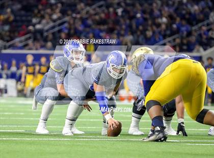 Thumbnail 2 in Bingham vs. St. Thomas Aquinas (Geico State Champions Bowl Series) photogallery.
