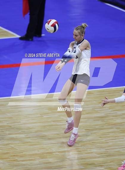 Thumbnail 2 in University vs. Lutheran (CHSAA 4A First Round Elimination Bracket) photogallery.