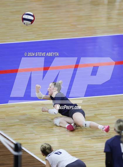 Thumbnail 3 in University vs. Lutheran (CHSAA 4A First Round Elimination Bracket) photogallery.