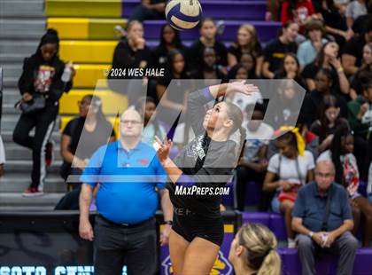 Thumbnail 2 in Center Hill @ DeSoto Central photogallery.