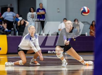 Thumbnail 3 in Center Hill @ DeSoto Central photogallery.