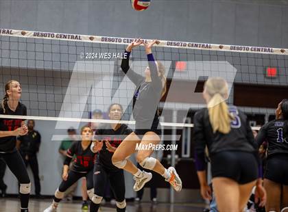 Thumbnail 3 in Center Hill @ DeSoto Central photogallery.