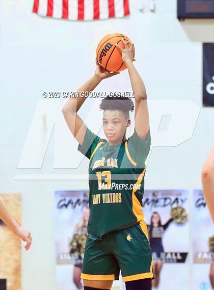 Thumbnail 3 in White Oak @ Croatan photogallery.