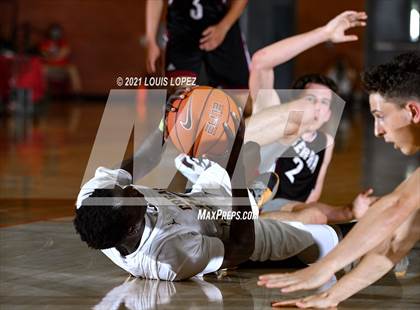 Thumbnail 1 in Crean Lutheran vs. JSerra Catholic (Mater Dei Extravaganza) photogallery.