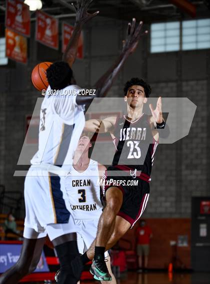 Thumbnail 2 in Crean Lutheran vs. JSerra Catholic (Mater Dei Extravaganza) photogallery.
