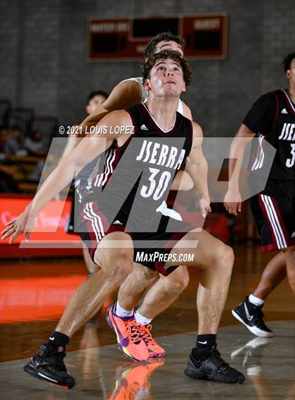 Thumbnail 1 in Crean Lutheran vs. JSerra Catholic (Mater Dei Extravaganza) photogallery.