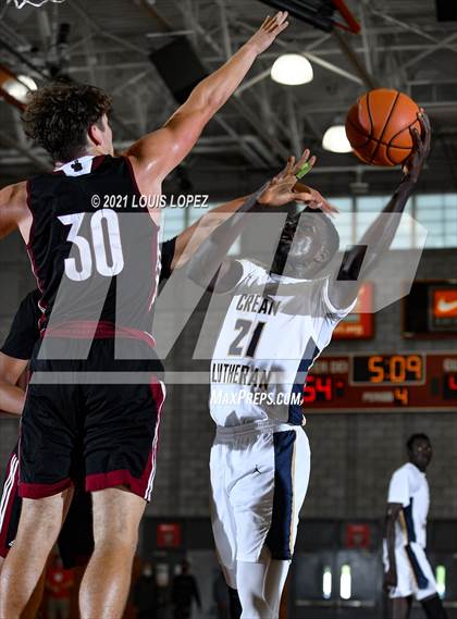 Thumbnail 2 in Crean Lutheran vs. JSerra Catholic (Mater Dei Extravaganza) photogallery.