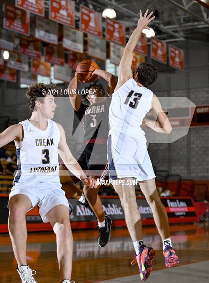 Thumbnail 1 in Crean Lutheran vs. JSerra Catholic (Mater Dei Extravaganza) photogallery.