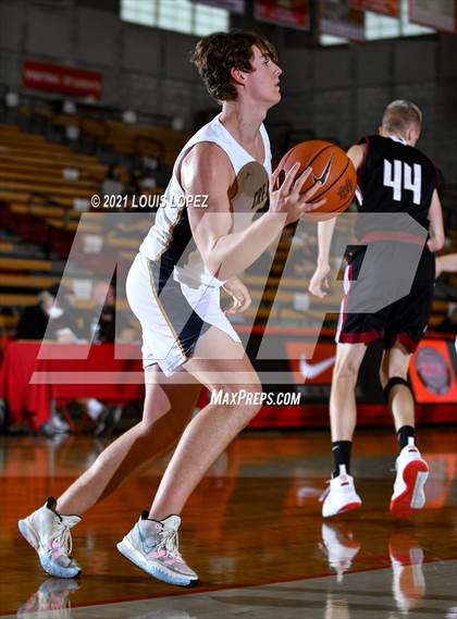 Thumbnail 1 in Crean Lutheran vs. JSerra Catholic (Mater Dei Extravaganza) photogallery.