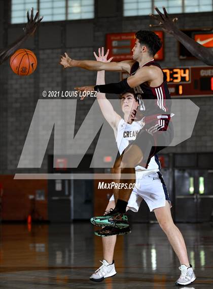 Thumbnail 1 in Crean Lutheran vs. JSerra Catholic (Mater Dei Extravaganza) photogallery.