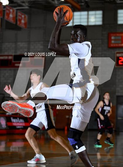 Thumbnail 3 in Crean Lutheran vs. JSerra Catholic (Mater Dei Extravaganza) photogallery.