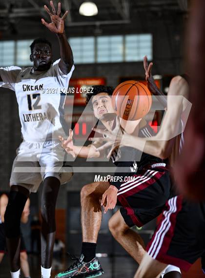 Thumbnail 1 in Crean Lutheran vs. JSerra Catholic (Mater Dei Extravaganza) photogallery.