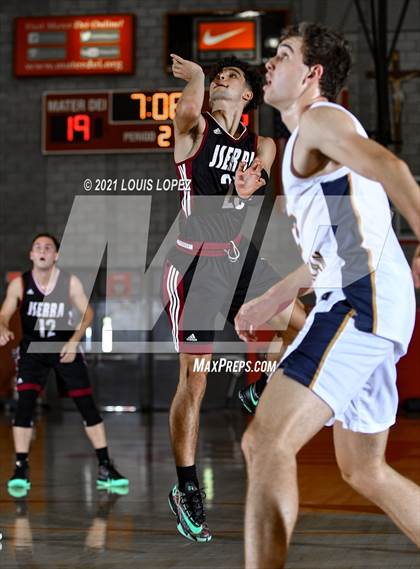 Thumbnail 3 in Crean Lutheran vs. JSerra Catholic (Mater Dei Extravaganza) photogallery.
