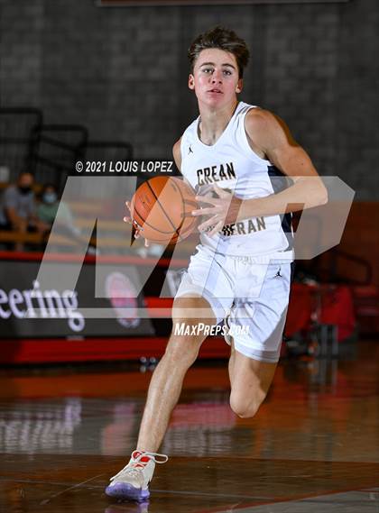 Thumbnail 2 in Crean Lutheran vs. JSerra Catholic (Mater Dei Extravaganza) photogallery.