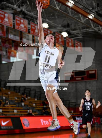 Thumbnail 2 in Crean Lutheran vs. JSerra Catholic (Mater Dei Extravaganza) photogallery.