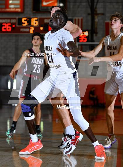 Thumbnail 1 in Crean Lutheran vs. JSerra Catholic (Mater Dei Extravaganza) photogallery.