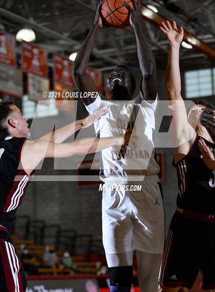 Thumbnail 3 in Crean Lutheran vs. JSerra Catholic (Mater Dei Extravaganza) photogallery.