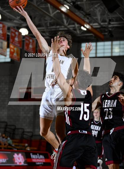 Thumbnail 2 in Crean Lutheran vs. JSerra Catholic (Mater Dei Extravaganza) photogallery.