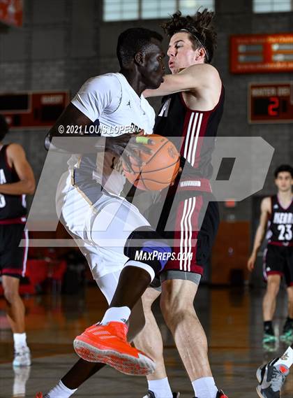 Thumbnail 2 in Crean Lutheran vs. JSerra Catholic (Mater Dei Extravaganza) photogallery.