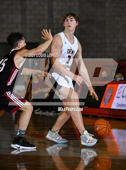 Thumbnail 3 in Crean Lutheran vs. JSerra Catholic (Mater Dei Extravaganza) photogallery.