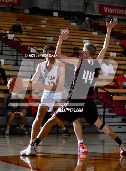 Thumbnail 1 in Crean Lutheran vs. JSerra Catholic (Mater Dei Extravaganza) photogallery.
