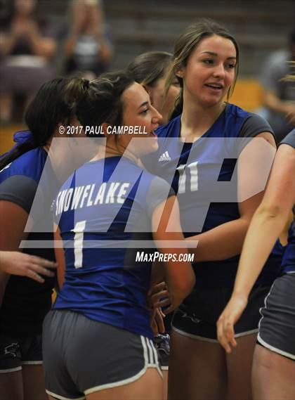 Thumbnail 2 in Snowflake vs Valley Christian (AIA 3A Quarterfinal) photogallery.