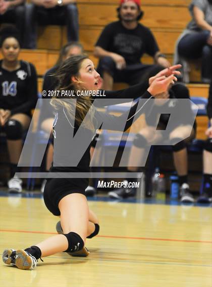Thumbnail 3 in Snowflake vs Valley Christian (AIA 3A Quarterfinal) photogallery.