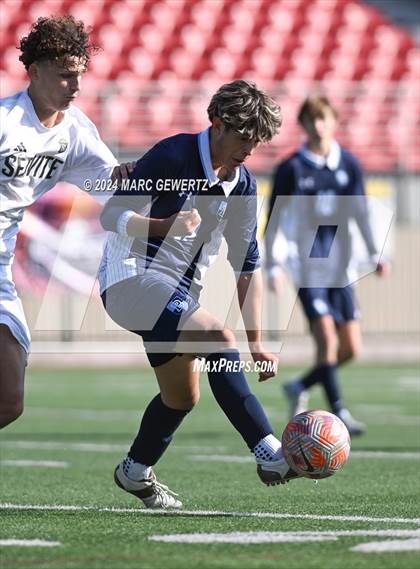 Thumbnail 3 in Servite vs. Bellarmine College Prep (SoCal College Showcase) photogallery.