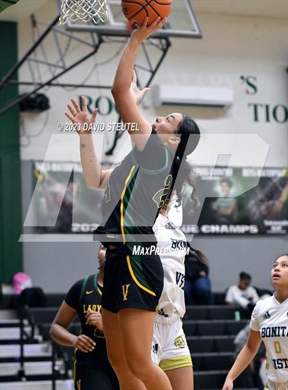 Thumbnail 1 in Vanden vs. Bonita Vista (St. Mary's Stockton MLK Showcase) photogallery.