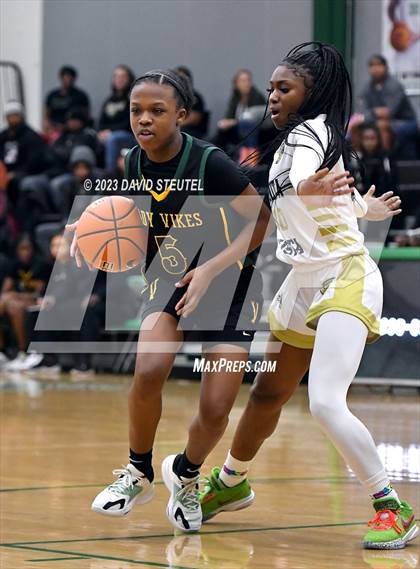 Thumbnail 3 in Vanden vs. Bonita Vista (St. Mary's Stockton MLK Showcase) photogallery.