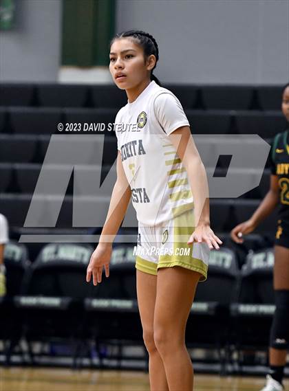 Thumbnail 2 in Vanden vs. Bonita Vista (St. Mary's Stockton MLK Showcase) photogallery.