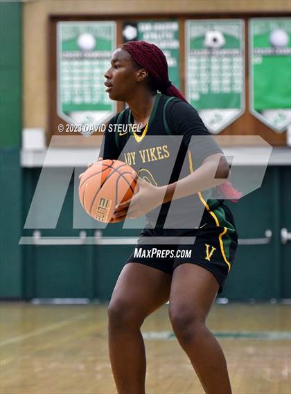 Thumbnail 1 in Vanden vs. Bonita Vista (St. Mary's Stockton MLK Showcase) photogallery.