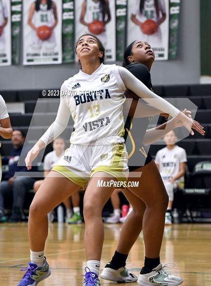 Thumbnail 2 in Vanden vs. Bonita Vista (St. Mary's Stockton MLK Showcase) photogallery.