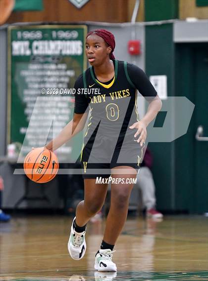 Thumbnail 2 in Vanden vs. Bonita Vista (St. Mary's Stockton MLK Showcase) photogallery.