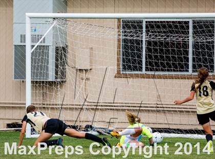 Thumbnail 3 in St Francis vs Enochs (CIF SJS D1 Quarterfinal Playoff) photogallery.