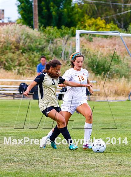 Thumbnail 3 in St Francis vs Enochs (CIF SJS D1 Quarterfinal Playoff) photogallery.