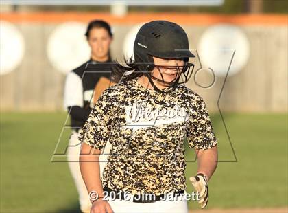 Thumbnail 3 in Hernando vs. Trumann photogallery.