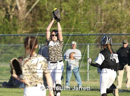 Thumbnail 3 in Hernando vs. Trumann photogallery.