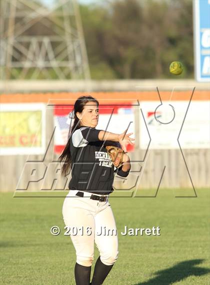 Thumbnail 1 in Hernando vs. Trumann photogallery.