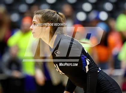 Thumbnail 1 in Leon vs. Lindsay (UIL 2A Semifinal) photogallery.