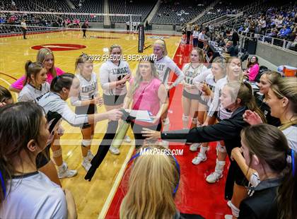 Thumbnail 2 in Leon vs. Lindsay (UIL 2A Semifinal) photogallery.